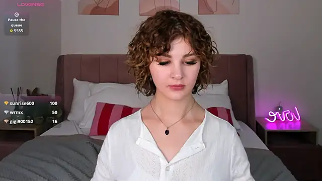 Kira__Fluffy's Live XXX Chat