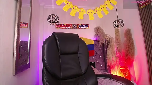 Amara_Davis1 现场XXX聊天