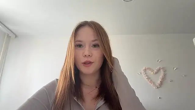 LauranAngelbeck Adlı Modelin Canlı XXX Sohbeti