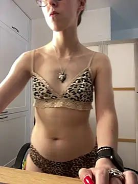 MartiniiSelenna 现场XXX聊天