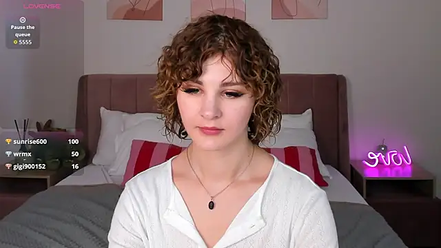 Онлайн чат XXX Kira__Fluffy