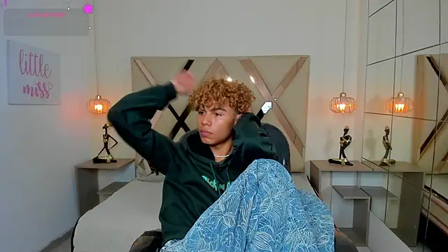 Anyelo_Twink's Live XXX Chat