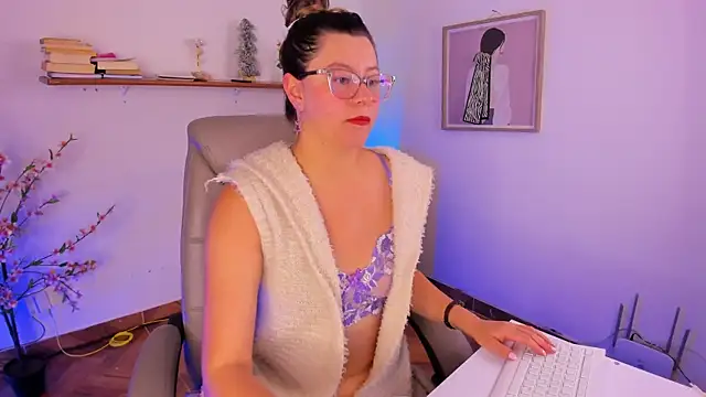 Chanelll_Taylorr_ XXX чат на живо