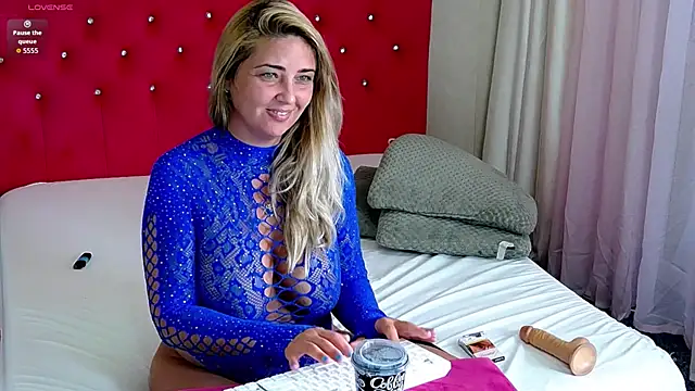 MellanieBliss' Live XXX Chat