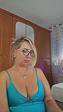 Chatroom XXX en direct de MariaRichi_