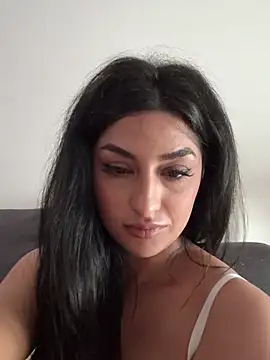 Chat +18 de Mia_spicyy ao vivo