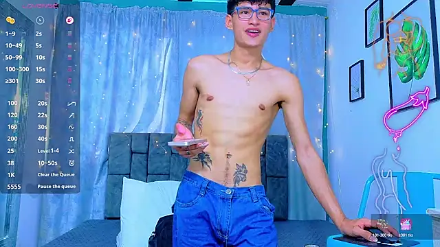 NicolasTorrez live XXX chat