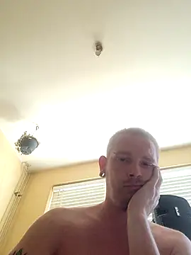 piercingpik Chat XXX live