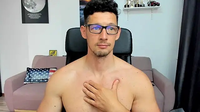 BrutusK08 Live XXX-Chat