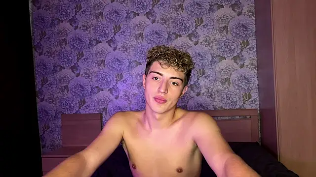 AlfredSweet live XXX chat