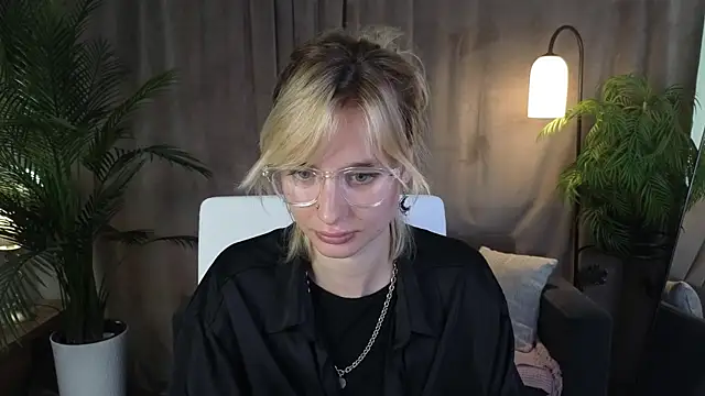 Chat XXX ao vivo de NoraMoreau
