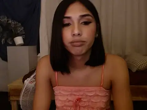 TSqueenOfCUM Chat XXX in diretta