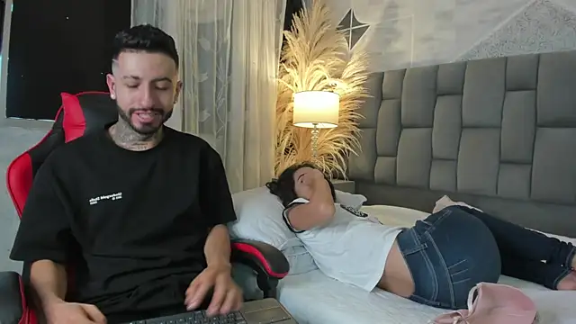 Chat +18 de StevenAndLaura ao vivo