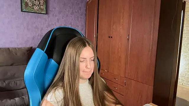Chat +18 de SilkSinner_ ao vivo
