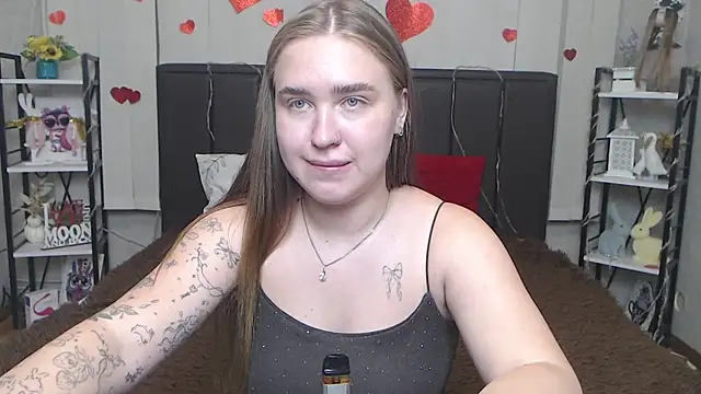LauraHlot Adlı Modelin Canlı XXX Sohbeti