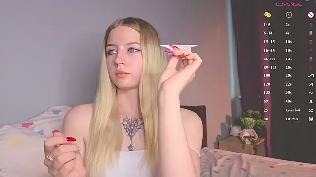 צ'אט XXX בשידור חי של DeniseMekus