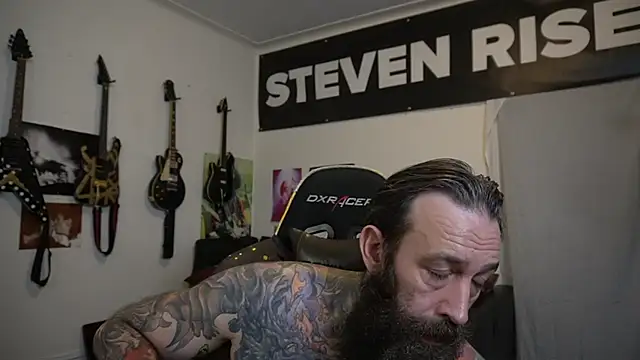 צ'אט XXX בשידור חי של StevenRiseNYC