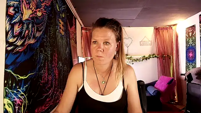 Chat +18 de CallMeMaria ao vivo