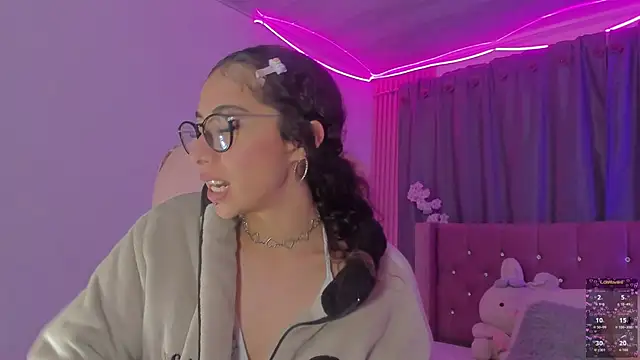 Sarah_Moon1 Adlı Modelin Canlı XXX Sohbeti