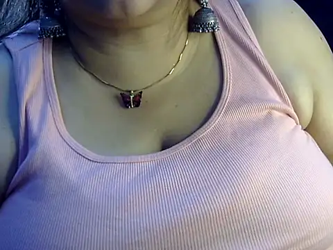 Soniya_Sha élő XXX-chatje