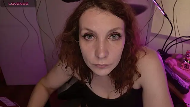 JohansonKatie Chat XXX live