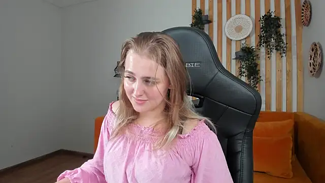 EllaBells live XXX chat