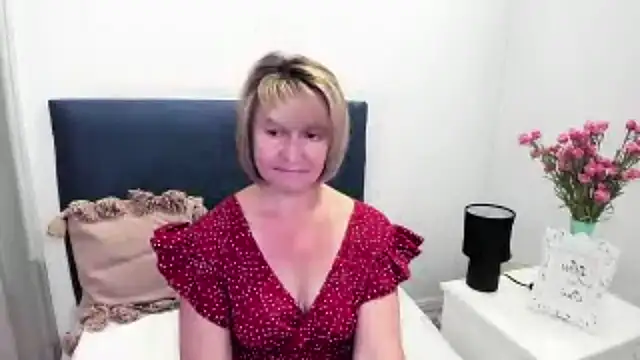 MarieneHot live XXX chat