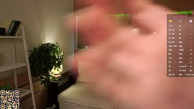 KiaraTennille's Live XXX Chat