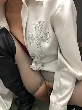 צ'אט XXX בשידור חי של Writhing_First