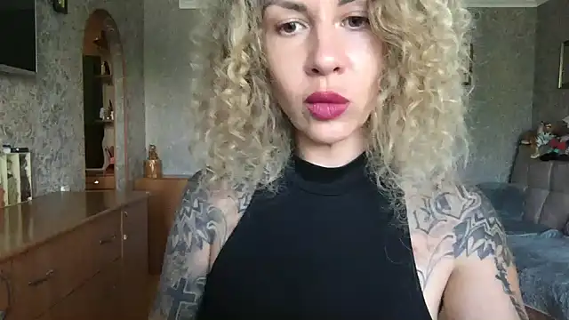 Olyviaa élő XXX-chatje