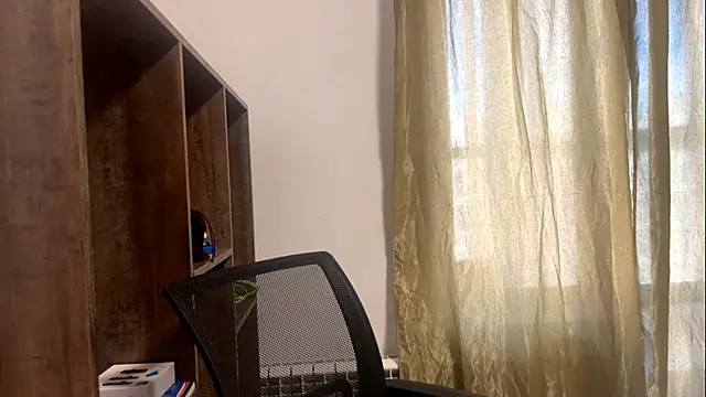 צ'אט XXX בשידור חי של HellyRay