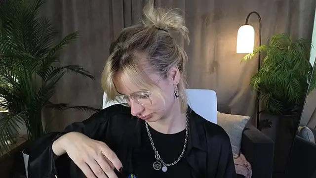 Chatroom XXX en direct de NoraMoreau