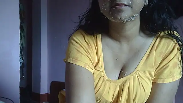 Pooja-suman Chat XXX in diretta
