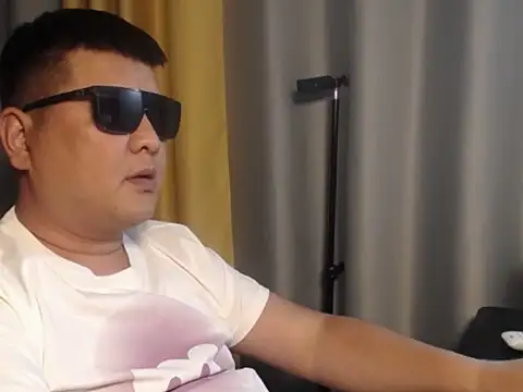 zhang1118 Adlı Modelin Canlı XXX Sohbeti