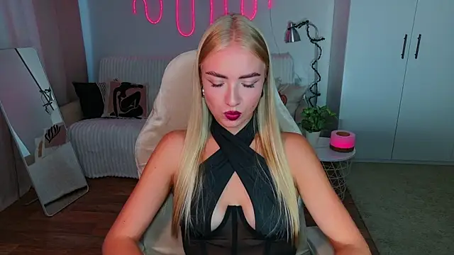 TessaGrays Adlı Modelin Canlı XXX Sohbeti