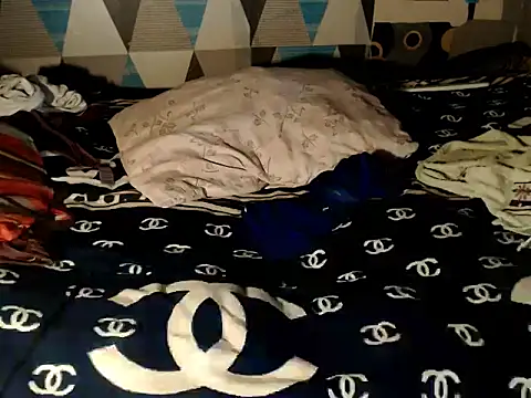 Trish_CurveCock live XXX chat
