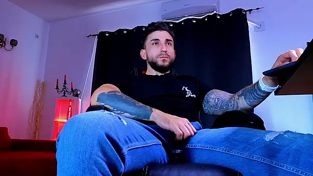 MightyAaron66 Chat XXX live