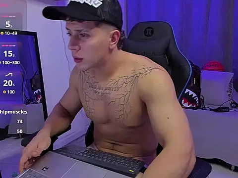 ASHTON_HILS live XXX chat