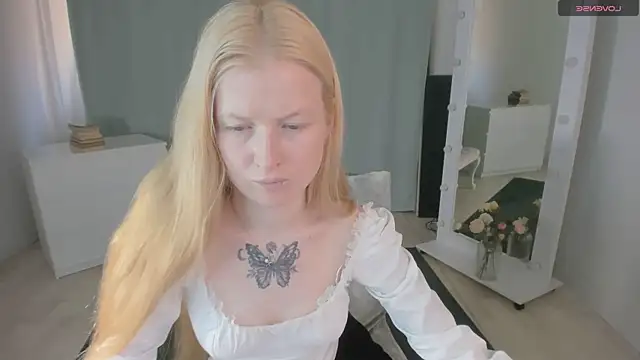 Chat XXX en directo de Laly_Peach