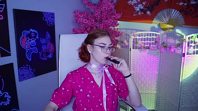 Chatroom XXX en direct de SeraphineDuskryn