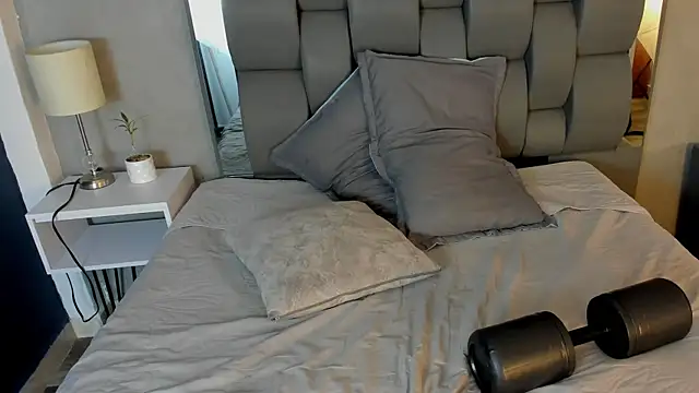 Chat +18 de Charlie___Musk ao vivo