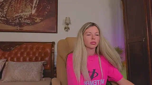 Real_Tini: онлайн-секс-чат