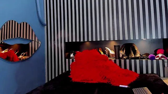 AmbarMonroe Adlı Modelin Canlı XXX Sohbeti