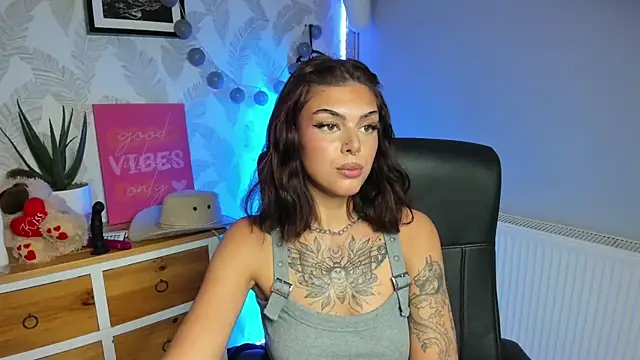 Nova_SIN Chat XXX in diretta