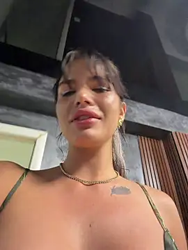 RaniaSnow Chat XXX live