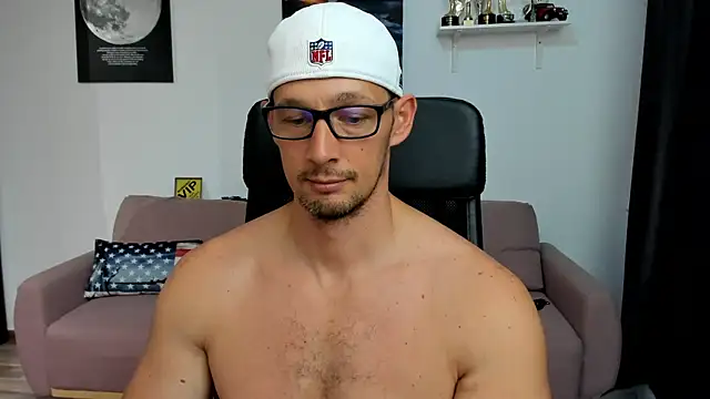 BrutusK08 élő XXX-chatje