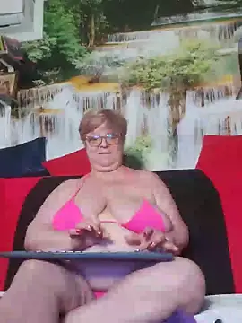 QueenPammy1 Live XXX-Chat