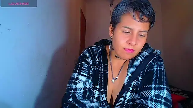 Yessi_rousse Adlı Modelin Canlı XXX Sohbeti