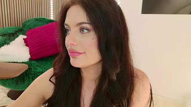 celia_chanel Adlı Modelin Canlı XXX Sohbeti