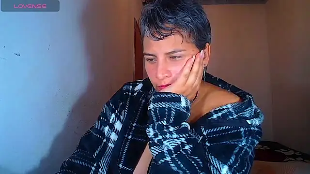 Živý XXX chat Yessi_rousse